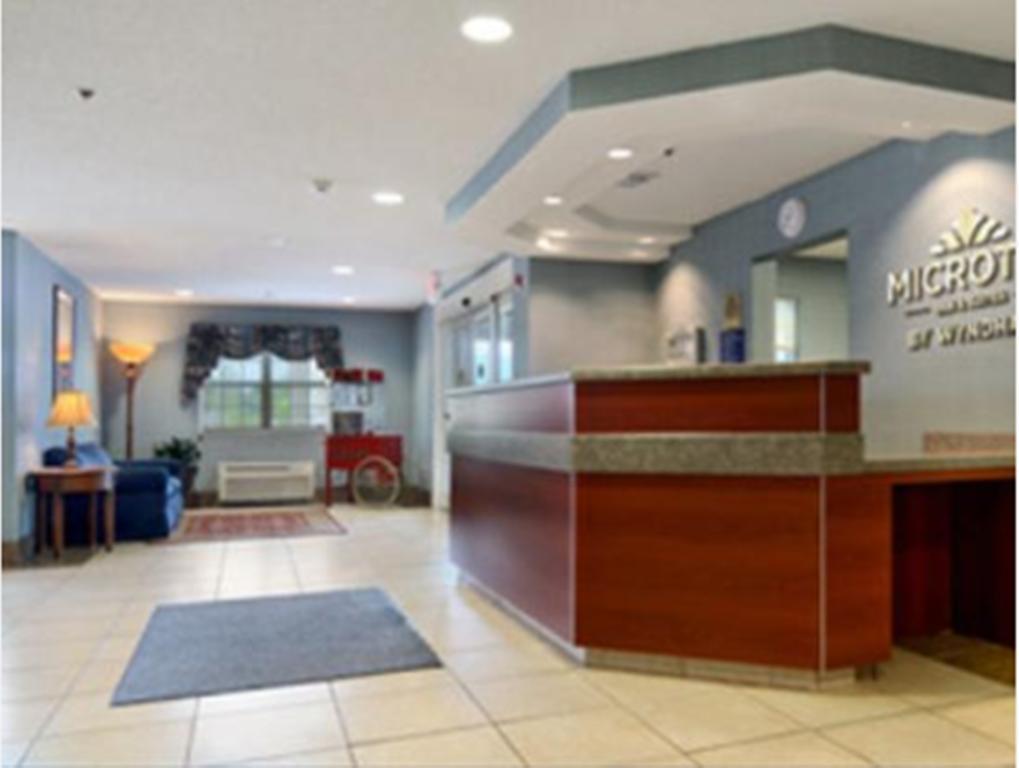 Microtel Inn & Suites By Wyndham Gardendale Интериор снимка